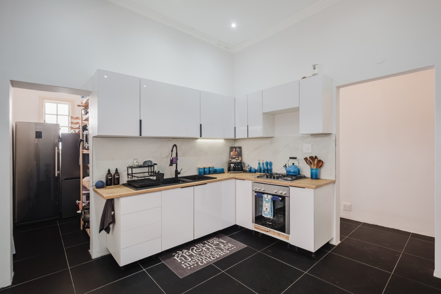 3 Bedroom Property for Sale in Sea Point Western Cape